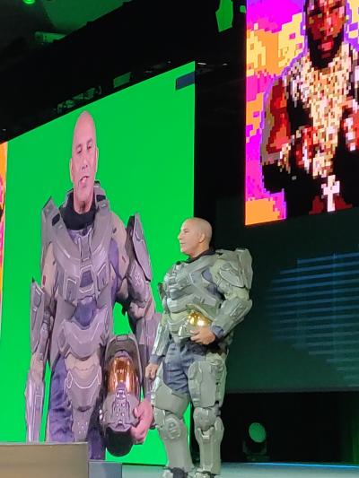 Vincent Mayers opening the Community Keynote